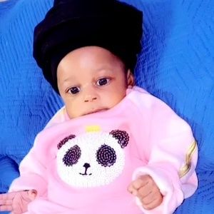 Meet your Posher, Aroni